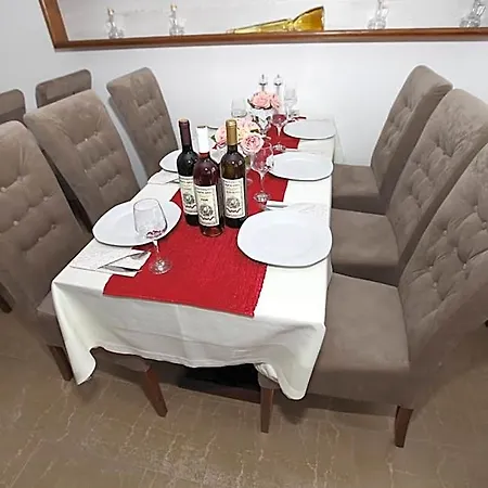 Apis Hotel 4*