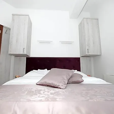 Hotel Apis