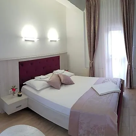 Hotel Apis