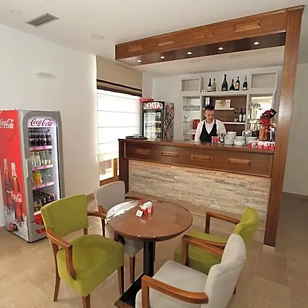 Apis Hotel 4*